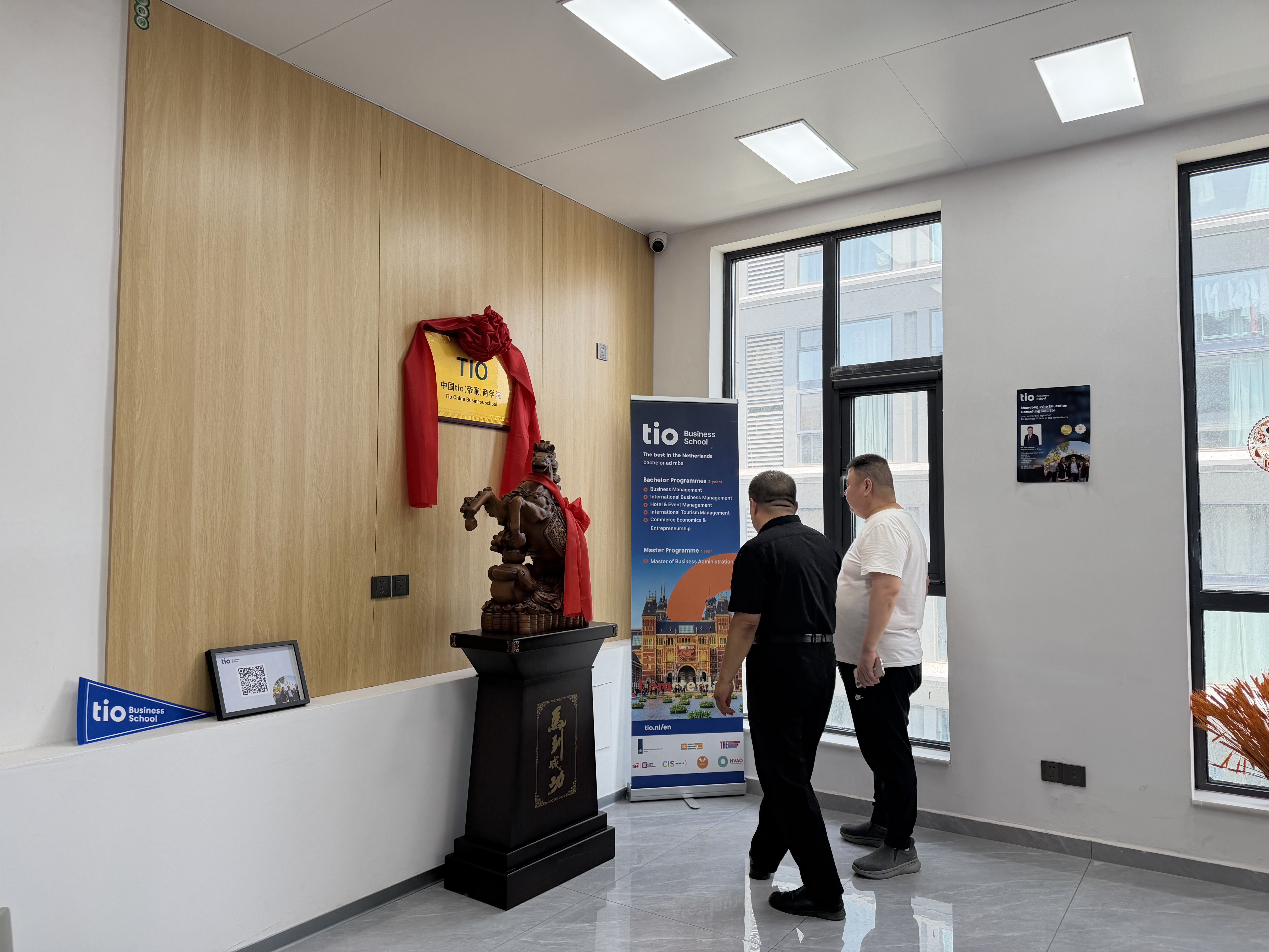 fbe2ab9d3626810e8f13eef0073bca36.jpg